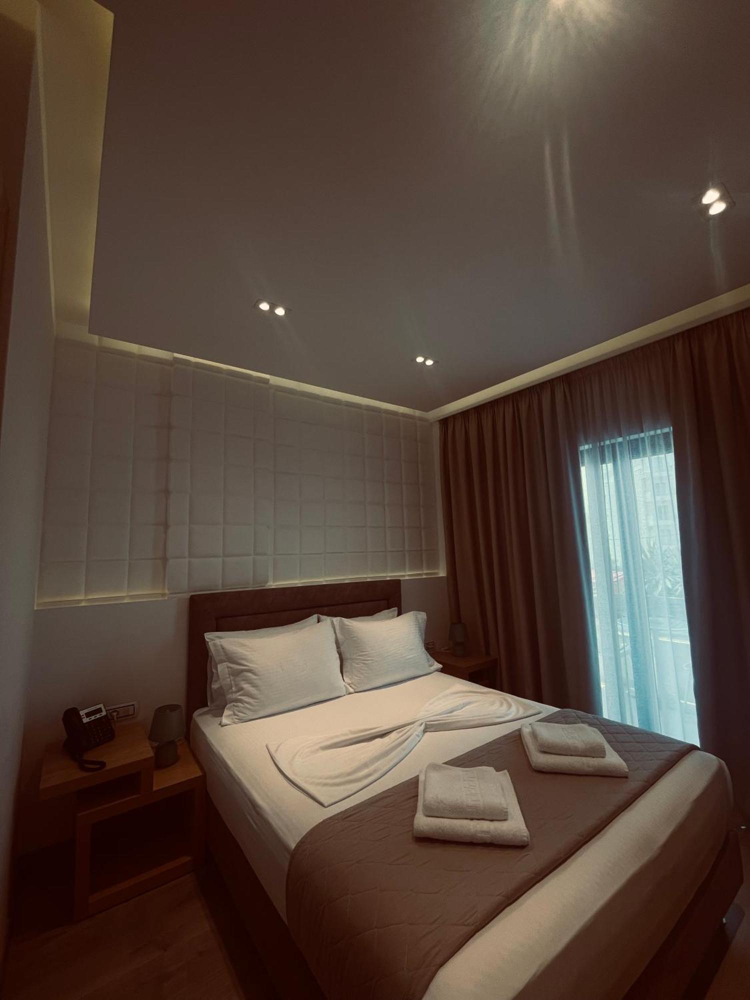 Hotel Sole Saranda Extérieur photo