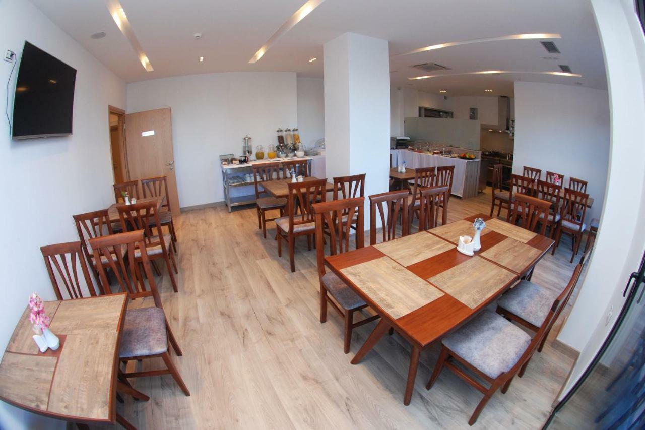 Hotel Sole Saranda Extérieur photo